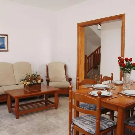 Puerto Del Carmen Sleeps 6 Pool Wifi Apartament Puerto del Carmen (Lanzarote)